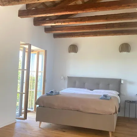 ベッド・アンド・ブレックファスト Casa Fiorita Múggia